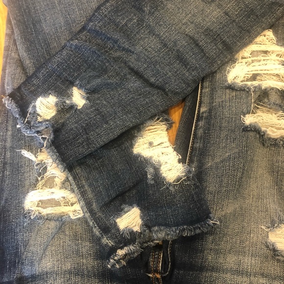 American Eagle High Wasted Destroyed Jegging - Picture 4 of 9